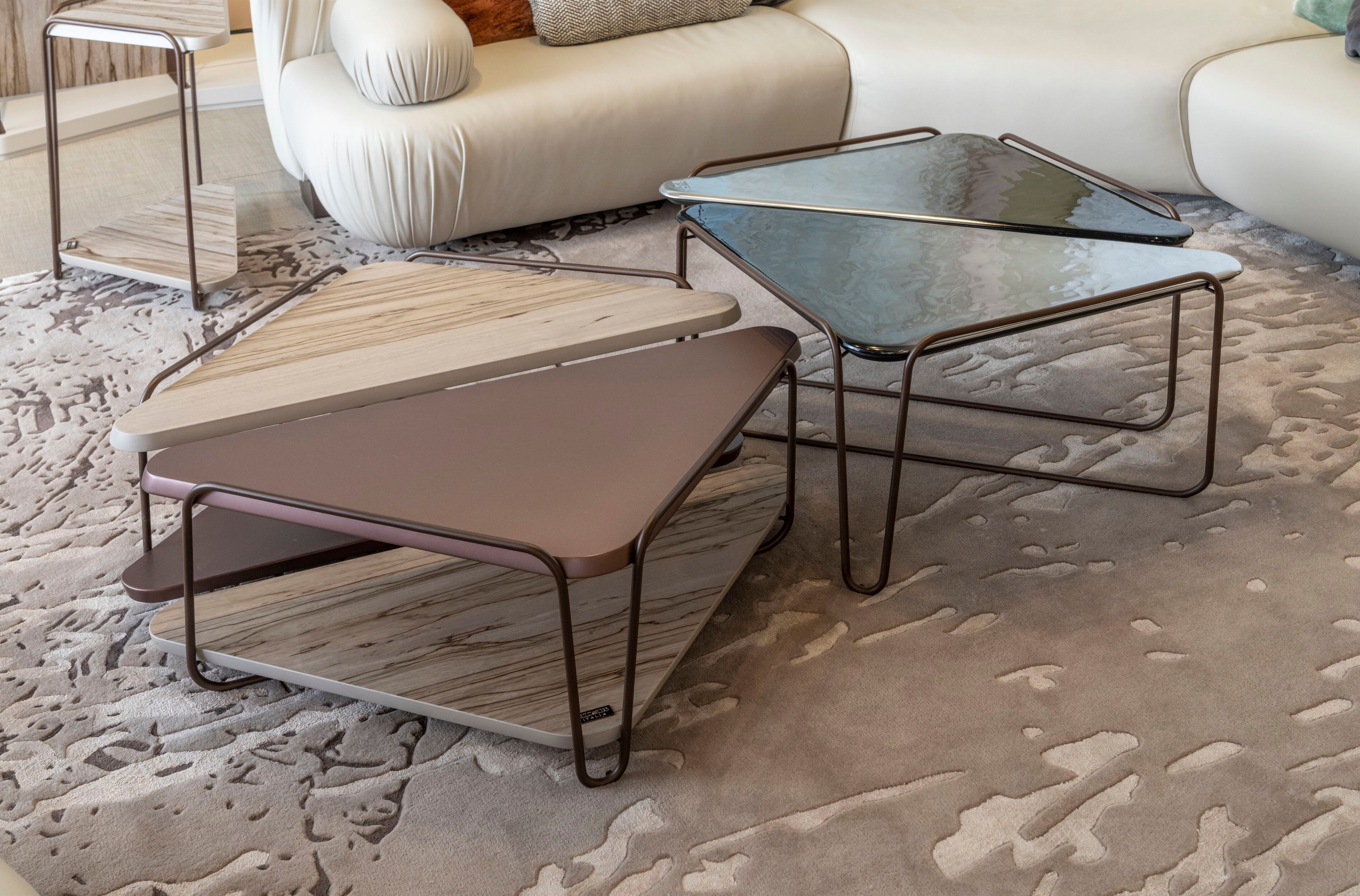 Треугольный низкий журнальный столик Bizzotto Italia Нара ARCH-00035498 - Вид №8