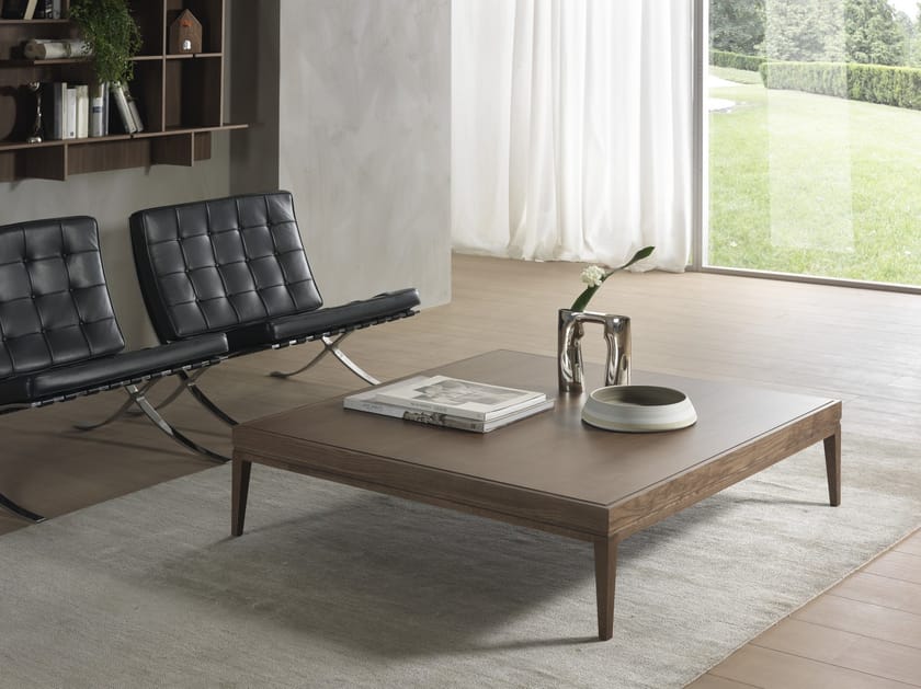 Низкий квадратный журнальный столик из массива дерева Pacini & Cappellini Barnaby ARCH-00118174