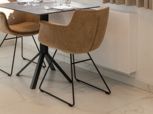 Сани стул с подлокотниками