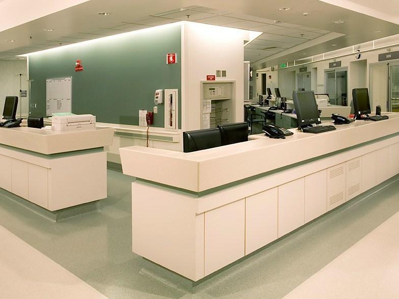 Avonite Surfaces Рабочая станция с несколькими твердыми поверхностями Avonite sun-id-1356578 - Вид №1