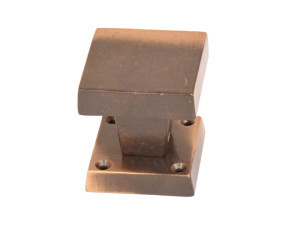 Бронзовая дверная ручка