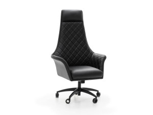 Кожаное офисное кресло