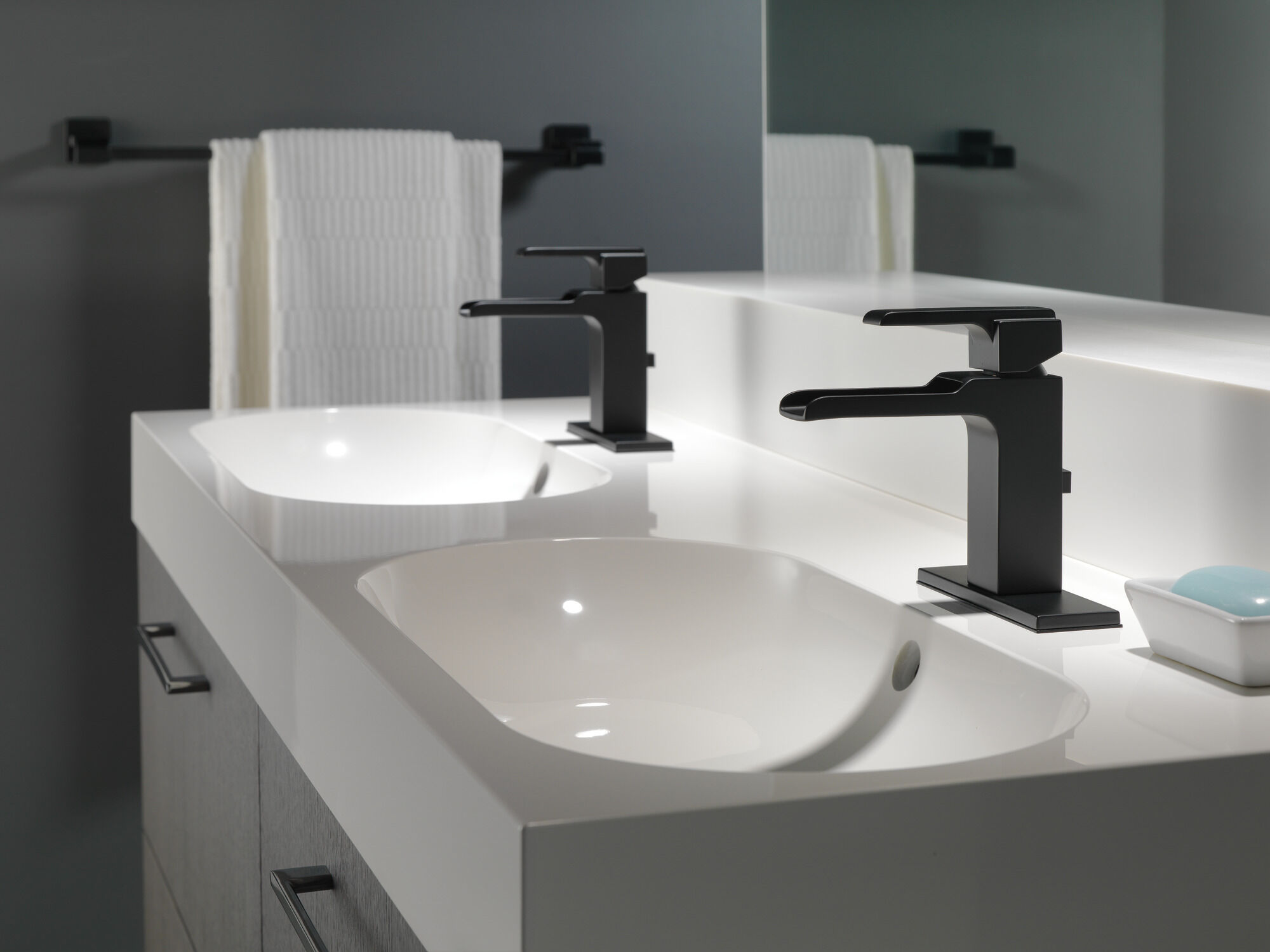 568LF-BLMPU Смеситель для ванной комнаты с одной ручкой Delta Faucet Ara Матовый черный - Вид №2