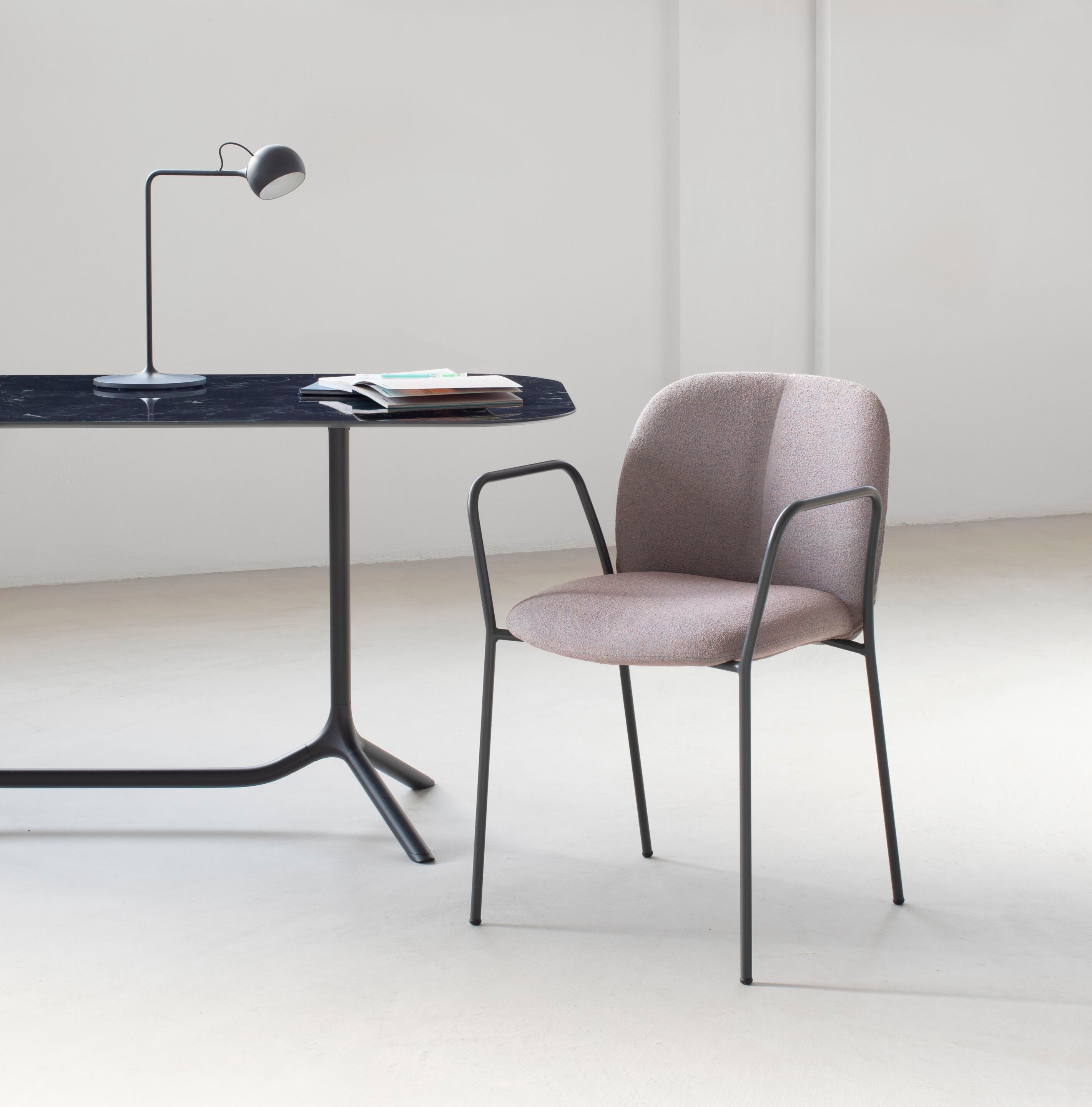 Мягкий тканевый стул с подлокотниками S-CAB Mentha ARCH-00020056 - Вид №1