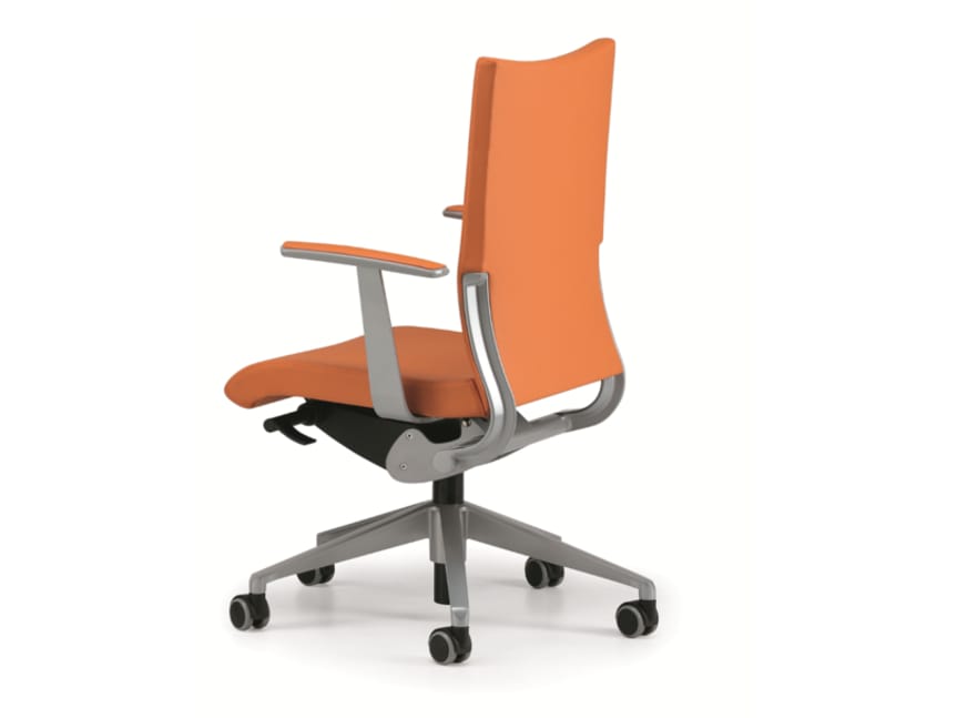 Кожаное офисное кресло с колесами и подлокотниками с 5 спицами TALIN Avia ARCH-00072866 - Вид №1