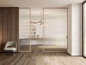 Деревянные и стеклянные двери