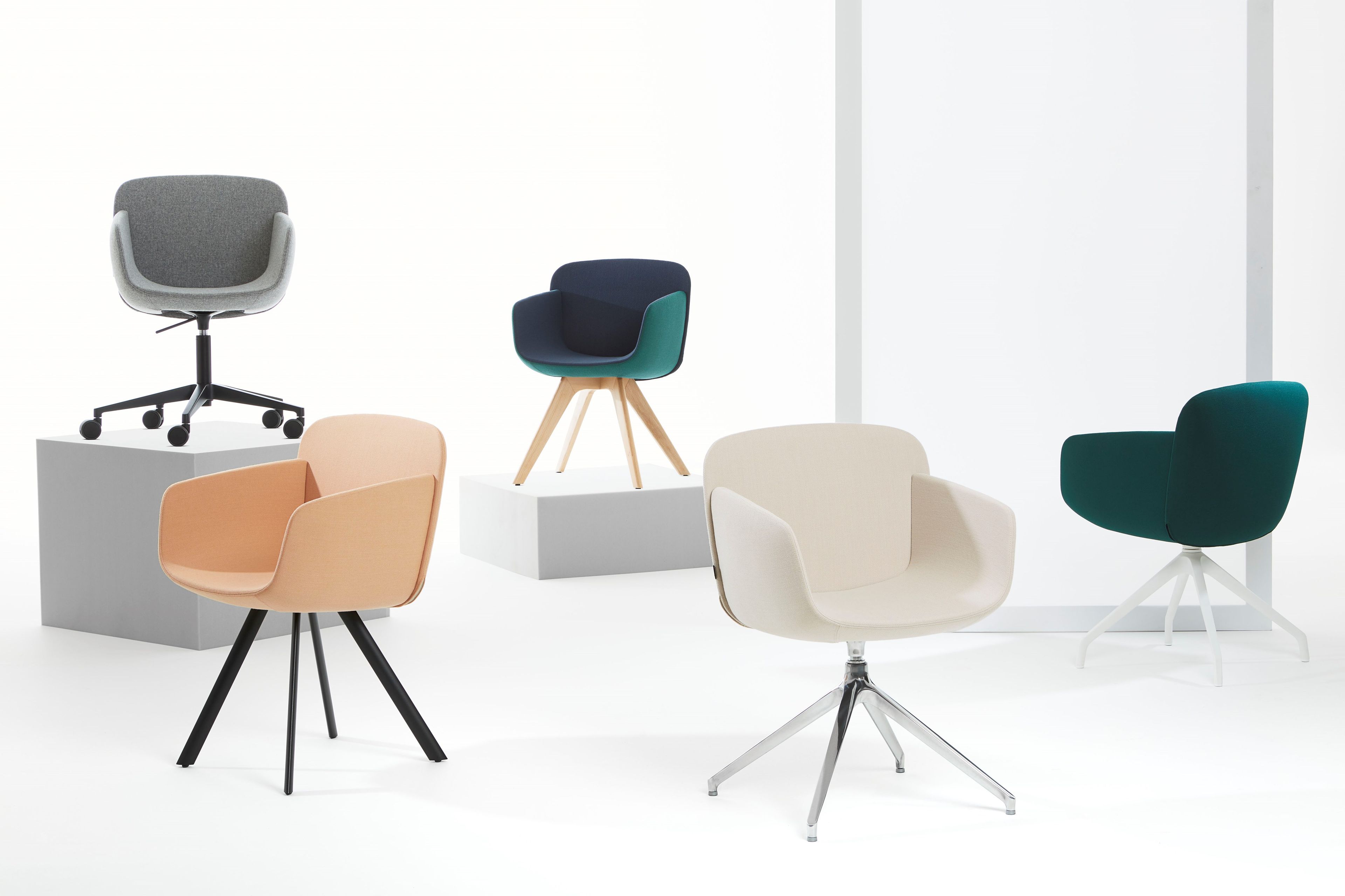 Мягкое вращающееся офисное кресло с колесами VAGHI Viva Guest ARCH-00042478 - Вид №4