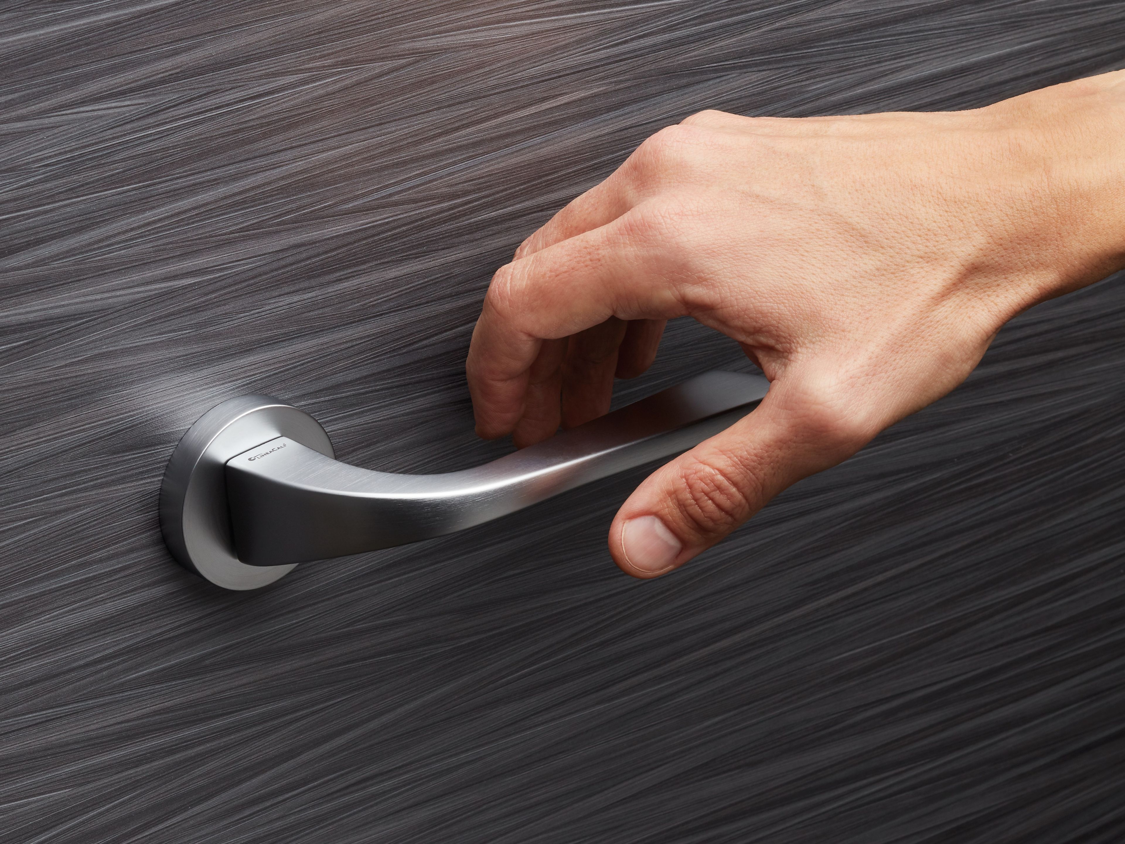 Латунная ручка на пластине LINEA CALI' Living ARCH-00101908 - Вид №1