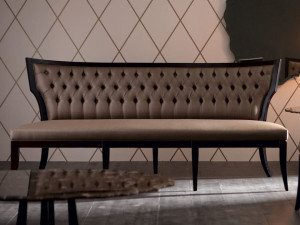 Капитонный диван