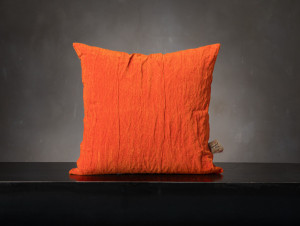 Бархатная квадратная подушка