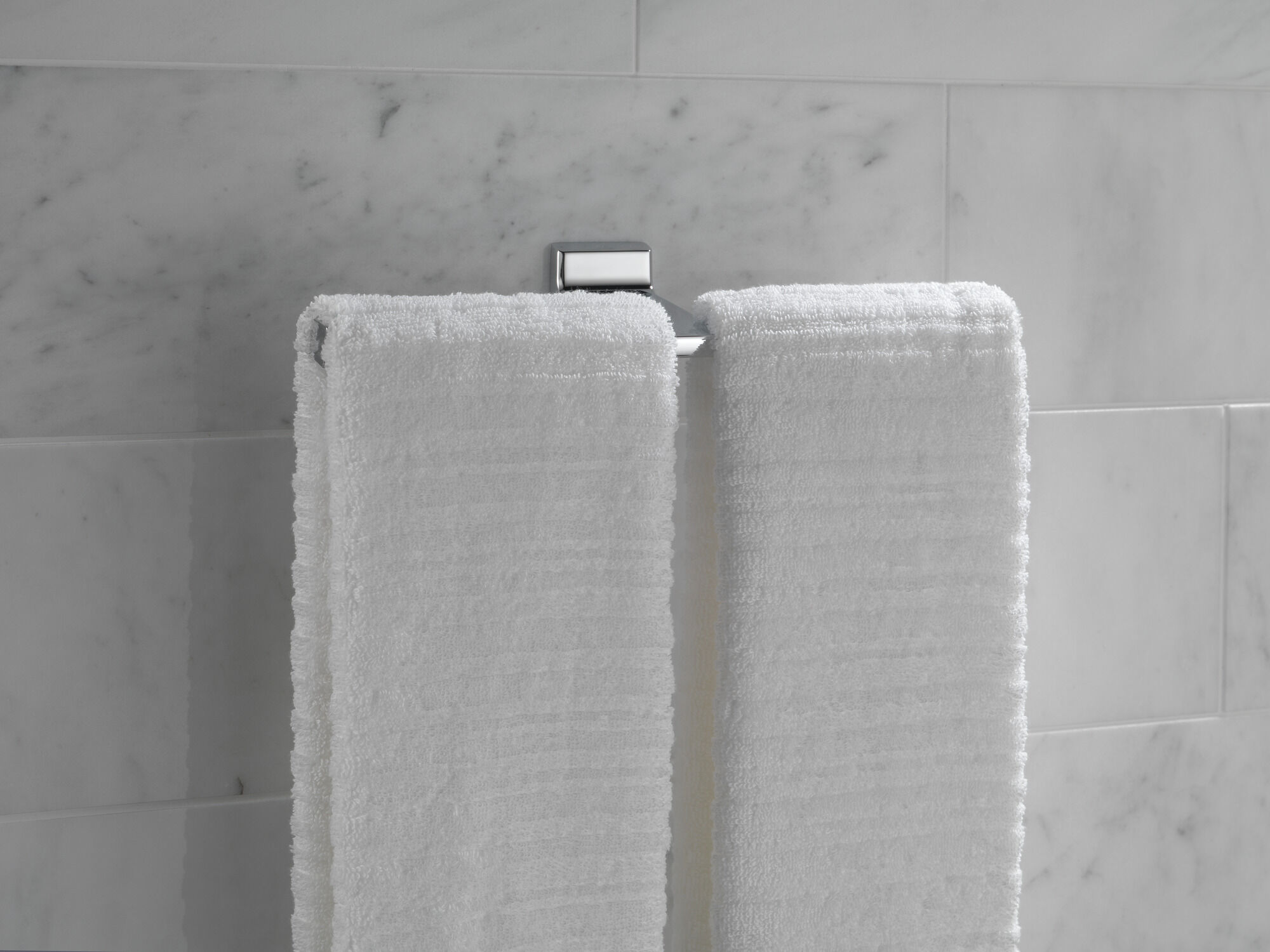 79955-PN Двойной держатель ткани Delta Faucet Pivotal Полированный никель  - Вид №15