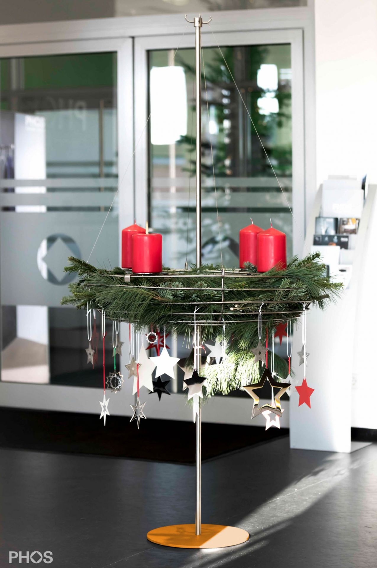 AKS1-BPO Подставка для венка Адвента с корзиной, основание: оранжевое. PHOS  - Вид №2