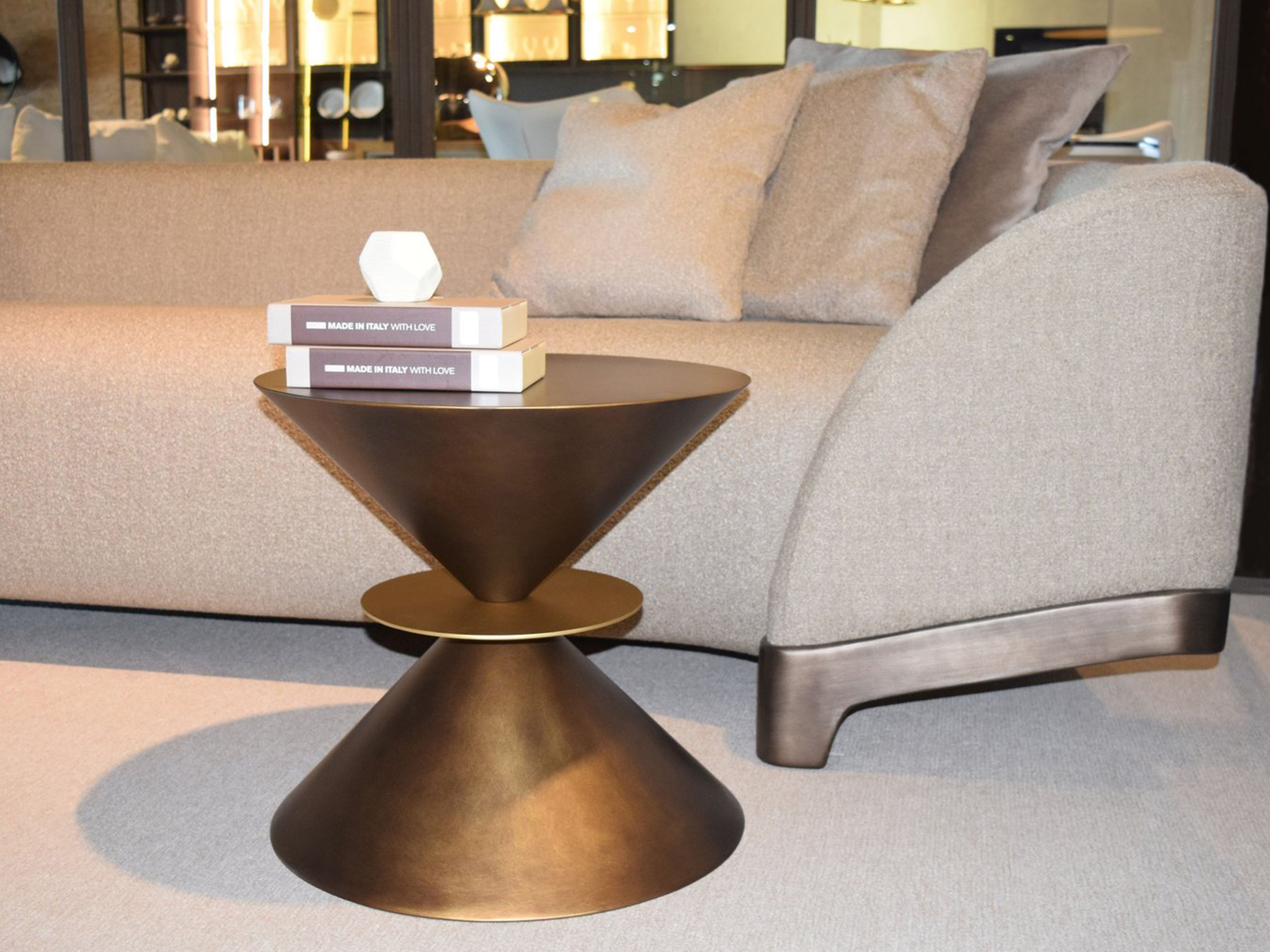 Журнальный столик из смолы ABLE COSMOS ARCH-00067796 - Вид №2