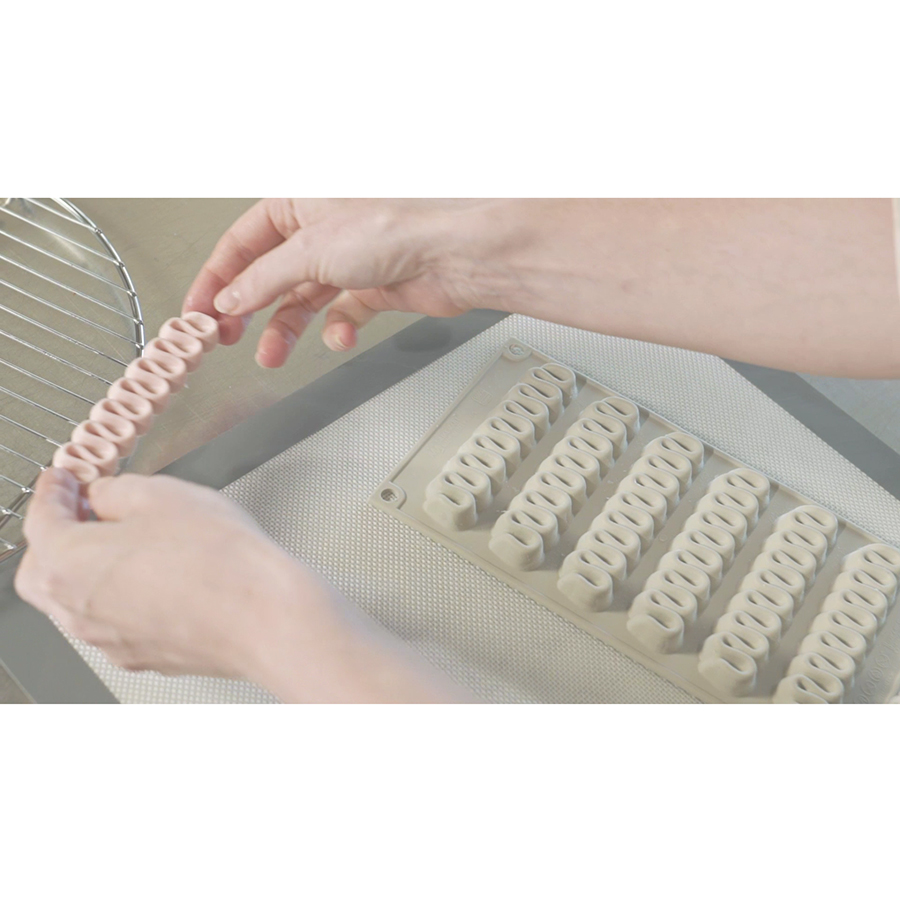 25.275.13.0065 Набор из 2 силиконовых форм для приготовления эклеров pop eclair Silikomart  - Вид №6