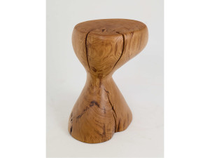 Журнальный столик из грецкого ореха