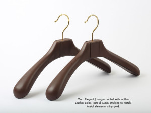 Кожаная вешалка