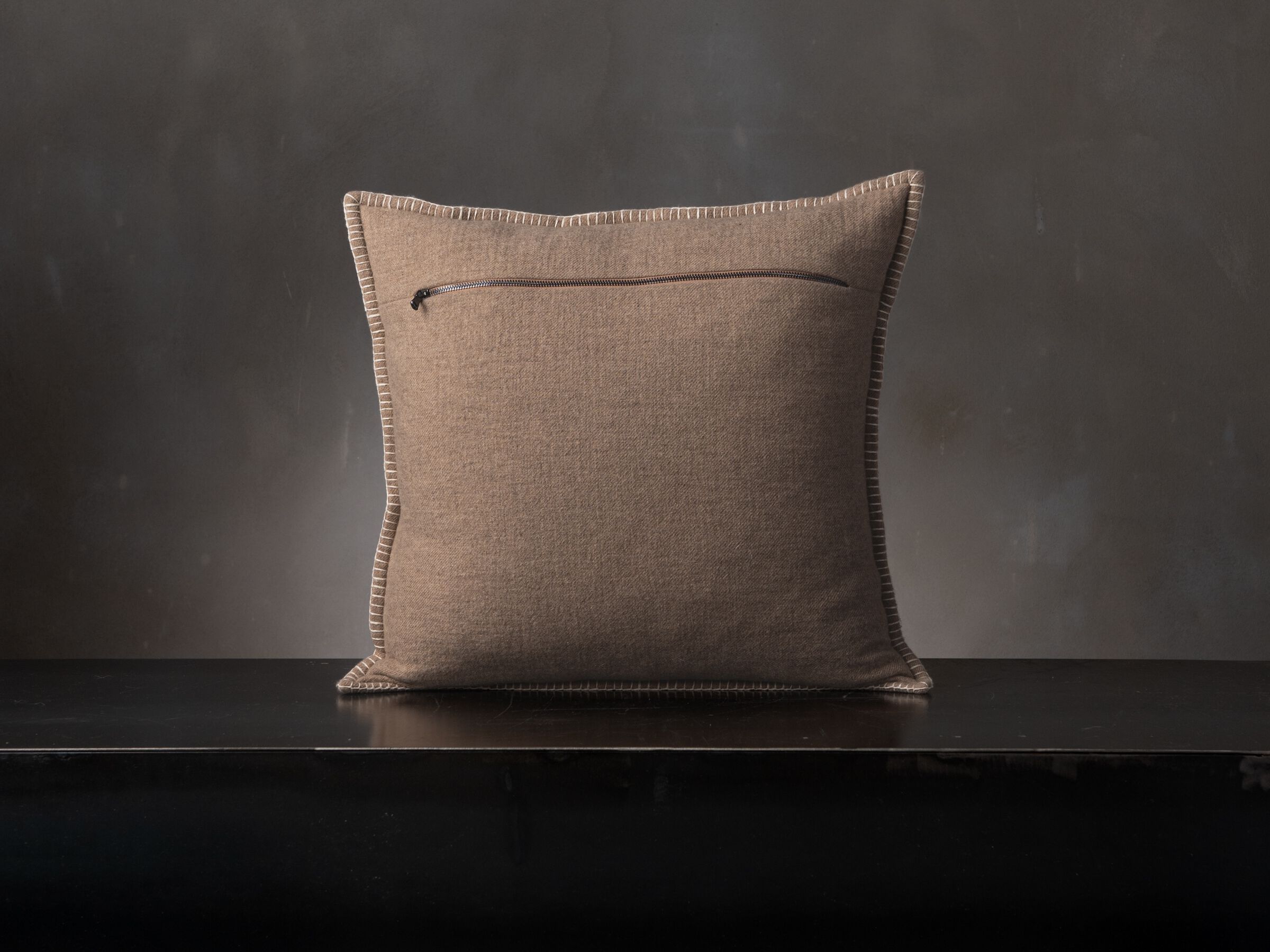 Прямоугольная кашемировая подушка The House of Lyria PINZA ARCH-00070261 - Вид №1