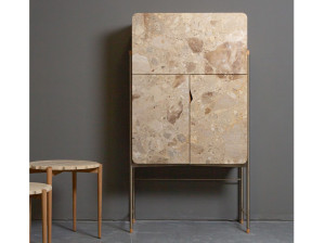 Мраморный буфет с распашными дверями