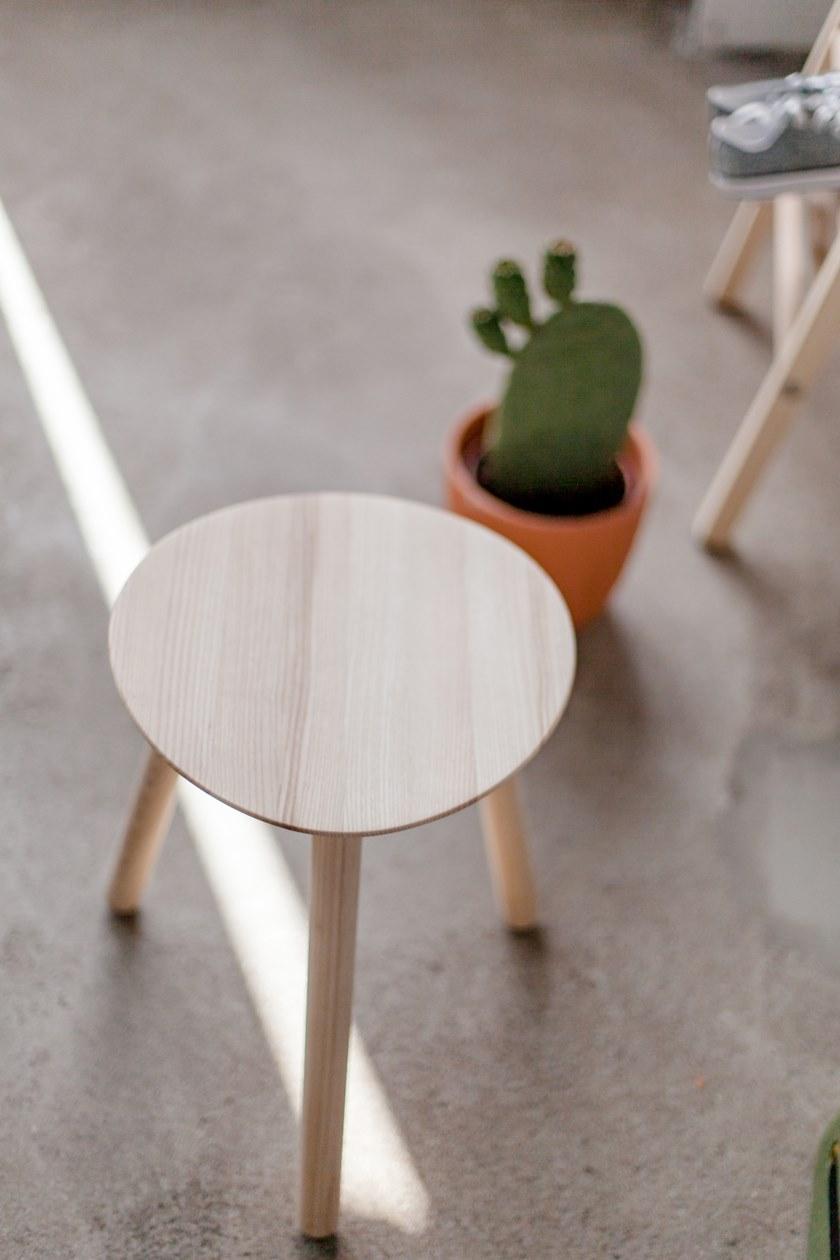 EMKO Низкий табурет из массива дерева Naïve Naive sun-id-1345361 - Вид №2