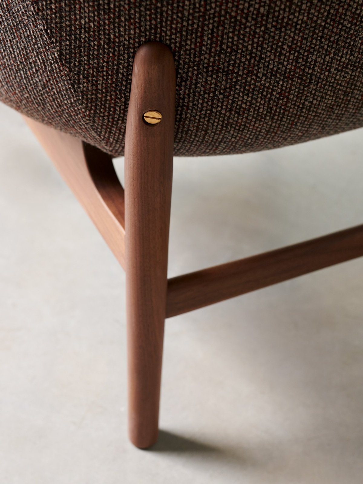 9255102-012B08ZZ MENU Кресло для отдыха Harbour Темный мореный дуб | Саванна - 262 / Нюанс - 40783  - Вид №6