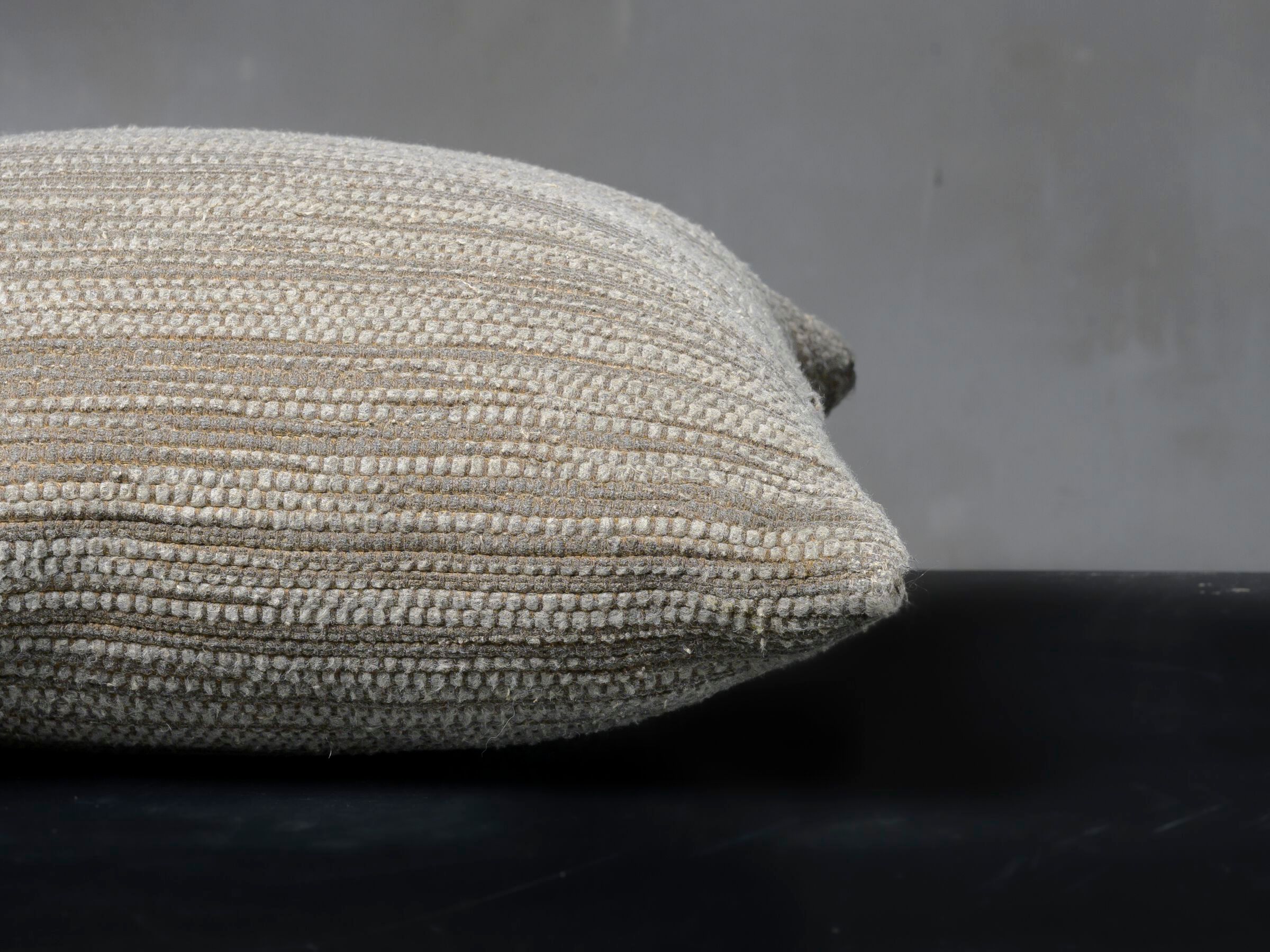 Квадратная подушка из переработанной ткани The House of Lyria RULLO/IC ARCH-00124900 - Вид №2