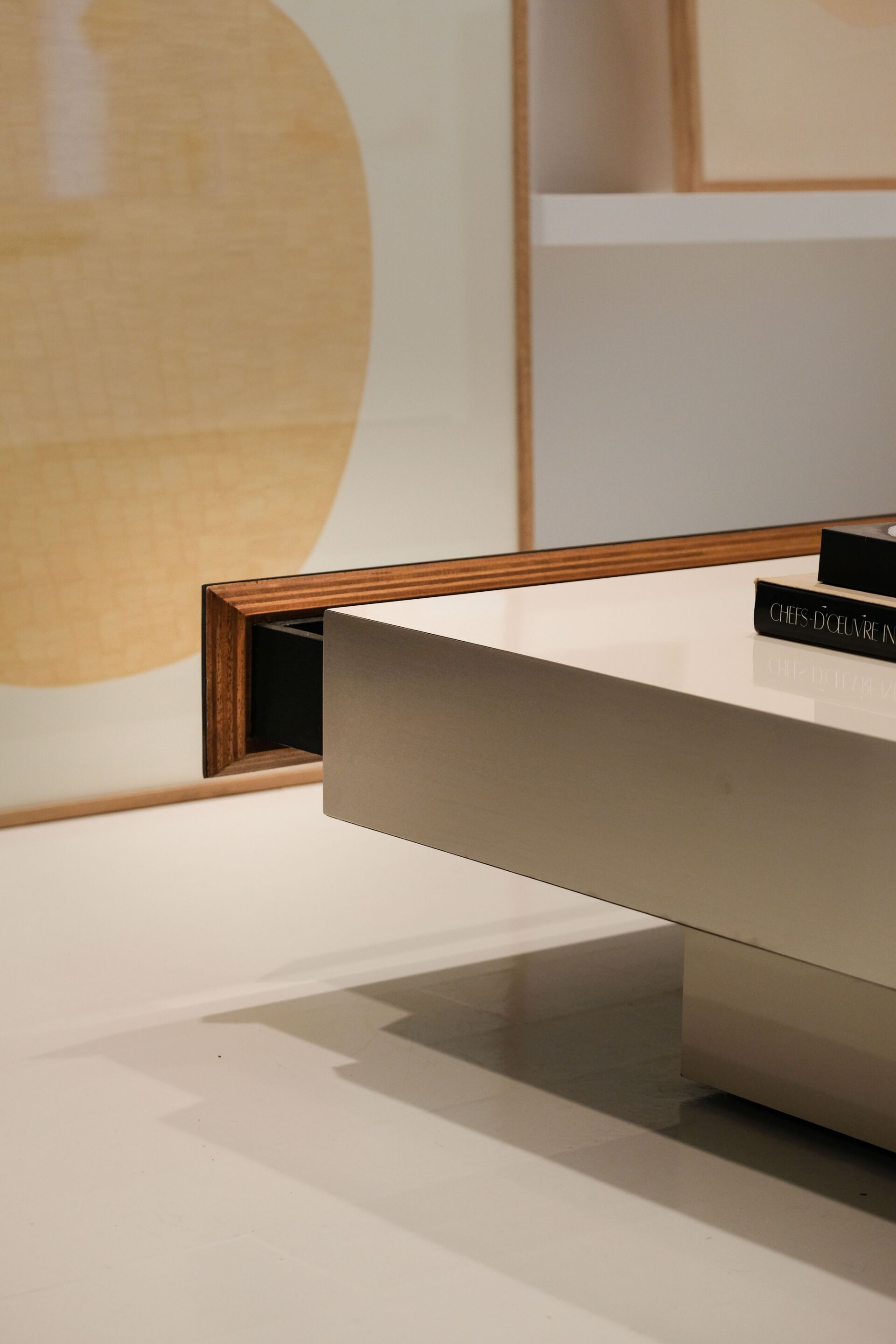 Низкий журнальный столик с латунной инкрустацией Jover+Valls Antique Boutique-Malibu ARCH-00001491 - Вид №4