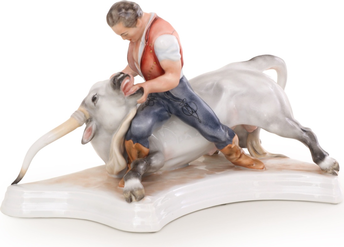 10662428 Herend Фигурка Herend "Толди с быком" 27,6см Фарфор 