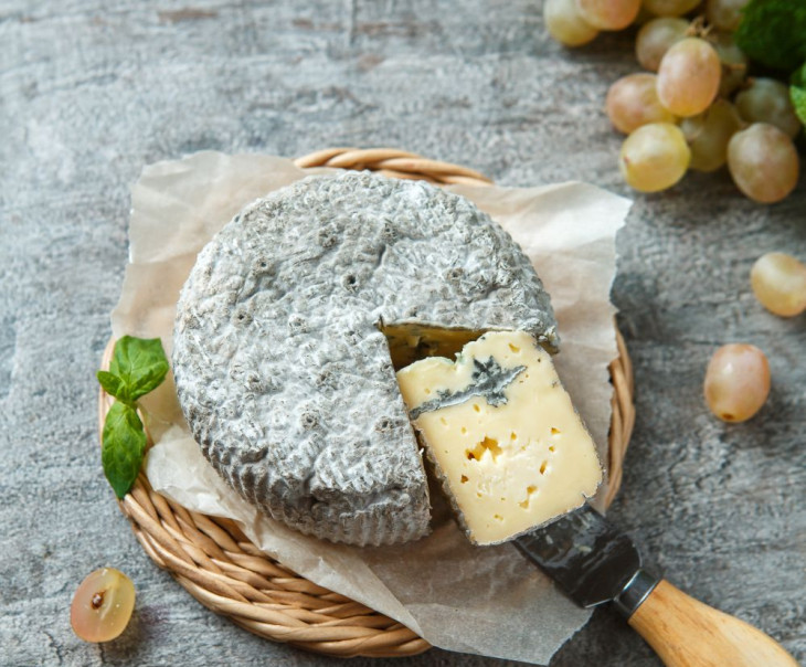 7438 Сыр "Велий Blue Meee" ( голубая плесень) Вкусляндия 