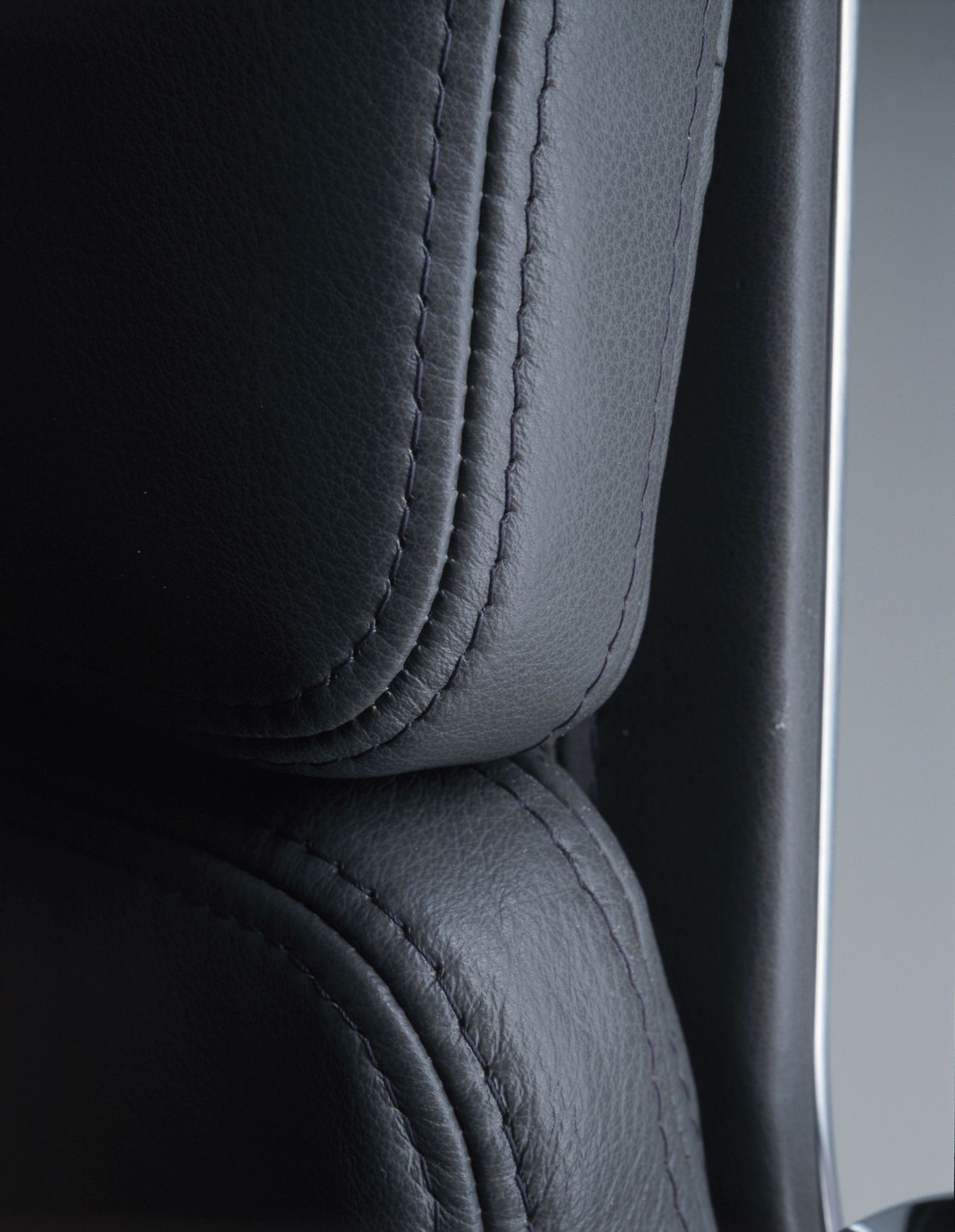 Кожаный стул с подлокотниками VITRA Eames Soft Pad Group ARCH-00088842 - Вид №22