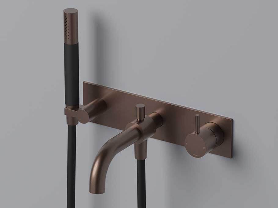 Смеситель для ванны из латуни с ручным душем и шлангом Hotbath Cobber ARCH-00003006