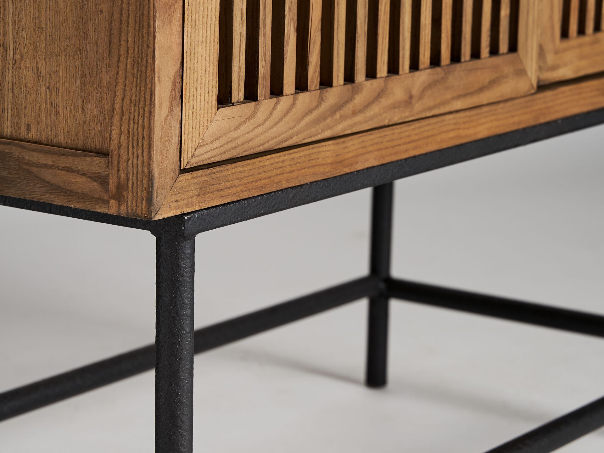 Шкаф из вяза с распашными дверцами Vical Home Xuzhou ARCH-00030946 - Вид №3