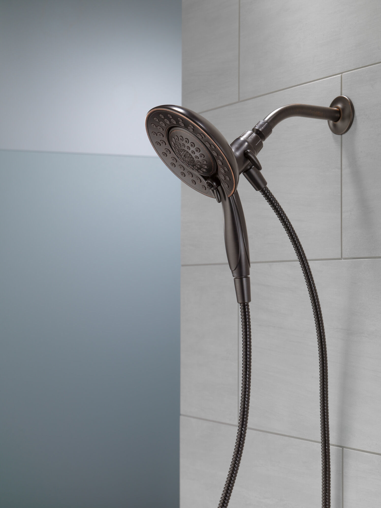 75583CRB In2ition® Душ 2 в 1 с 5 настройками Delta Faucet Universal Showering Венецианская бронза  - Вид №11