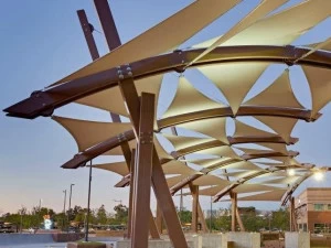 SERGE FERRARI Водонепроницаемая мембрана для защиты от солнца на открытом воздухе Soltis®