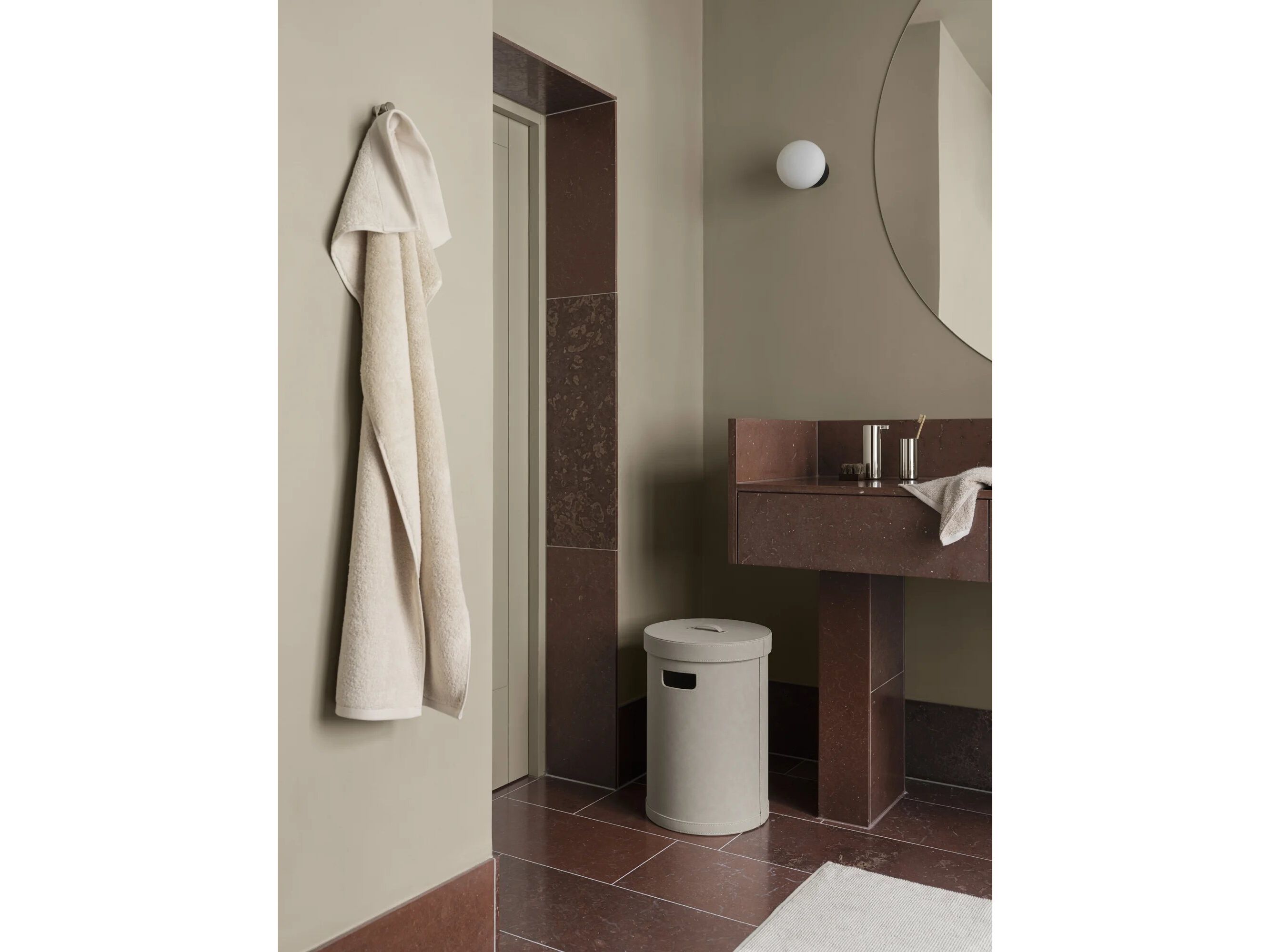 Кожаная корзина для белья blomus Sahla ARCH-00151647 - Вид №5