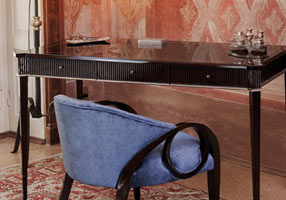 Gentry Home Туалетный столик Melrose из массива красного дерева  Havana GH101211  - Вид №1