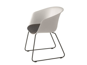 Стул для саней из полипропилена с мягким сиденьем