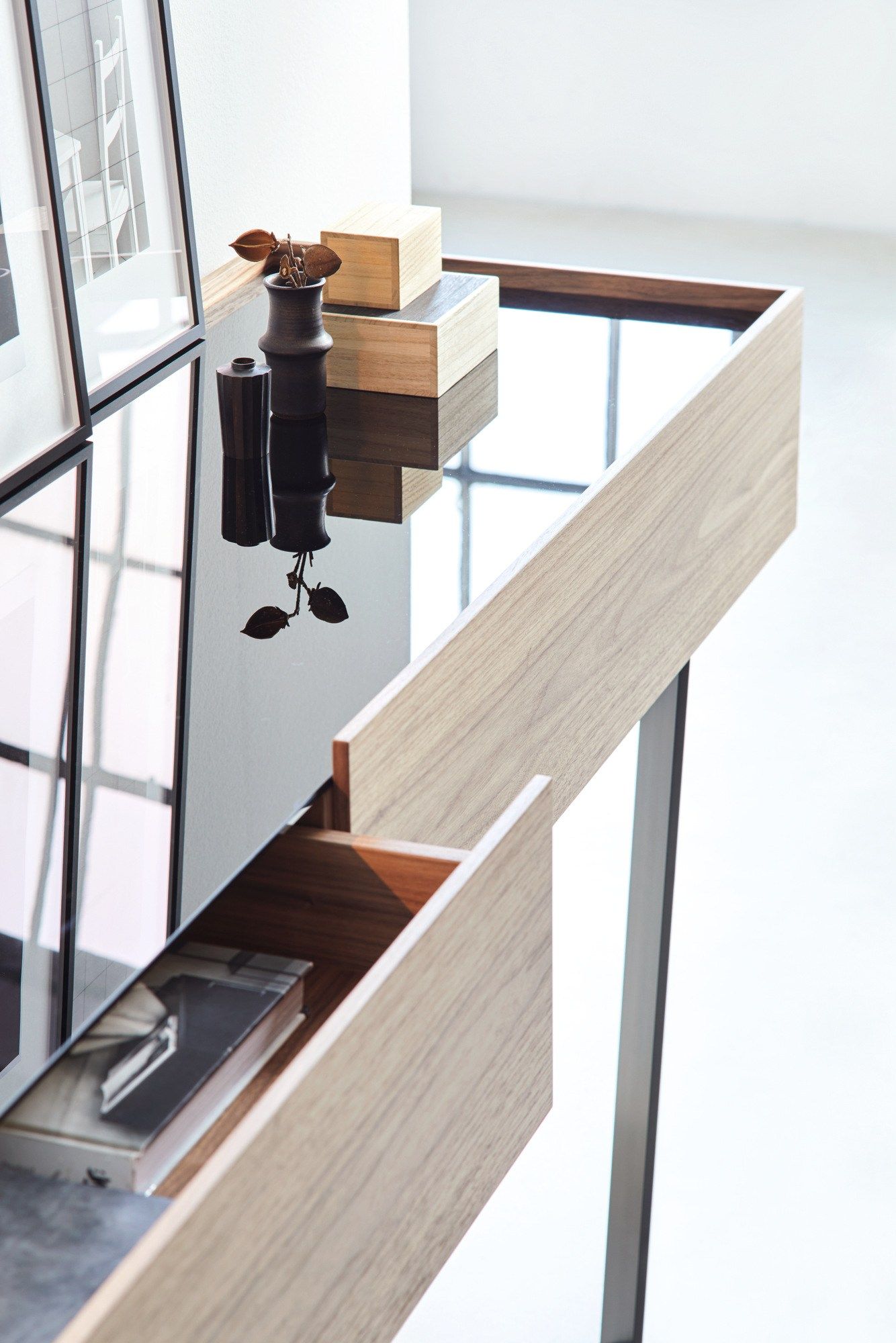 Деревянная и стеклянная консоль с ящиками more перо ARCH-00025514 - Вид №4