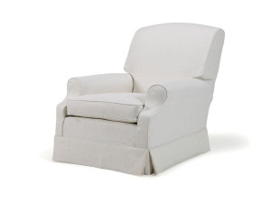 Тканевое кресло с подлокотниками