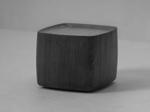 Квадратный журнальный столик из дуба