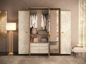 Шкаф с зеркалом