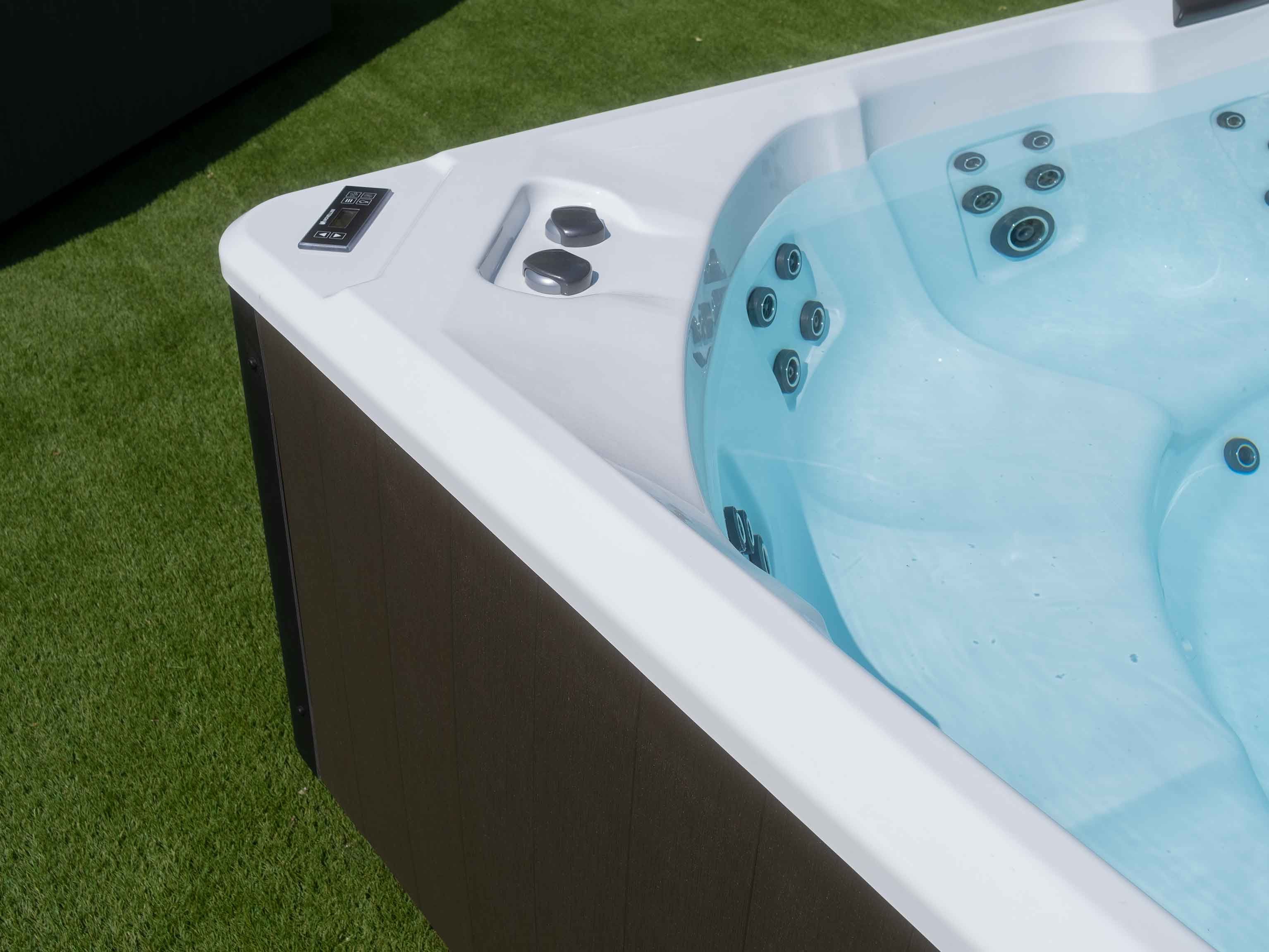 Мини-бассейн с гидромассажем на 6 + 1 мест Novellini талия ARCH-00119943 - Вид №1