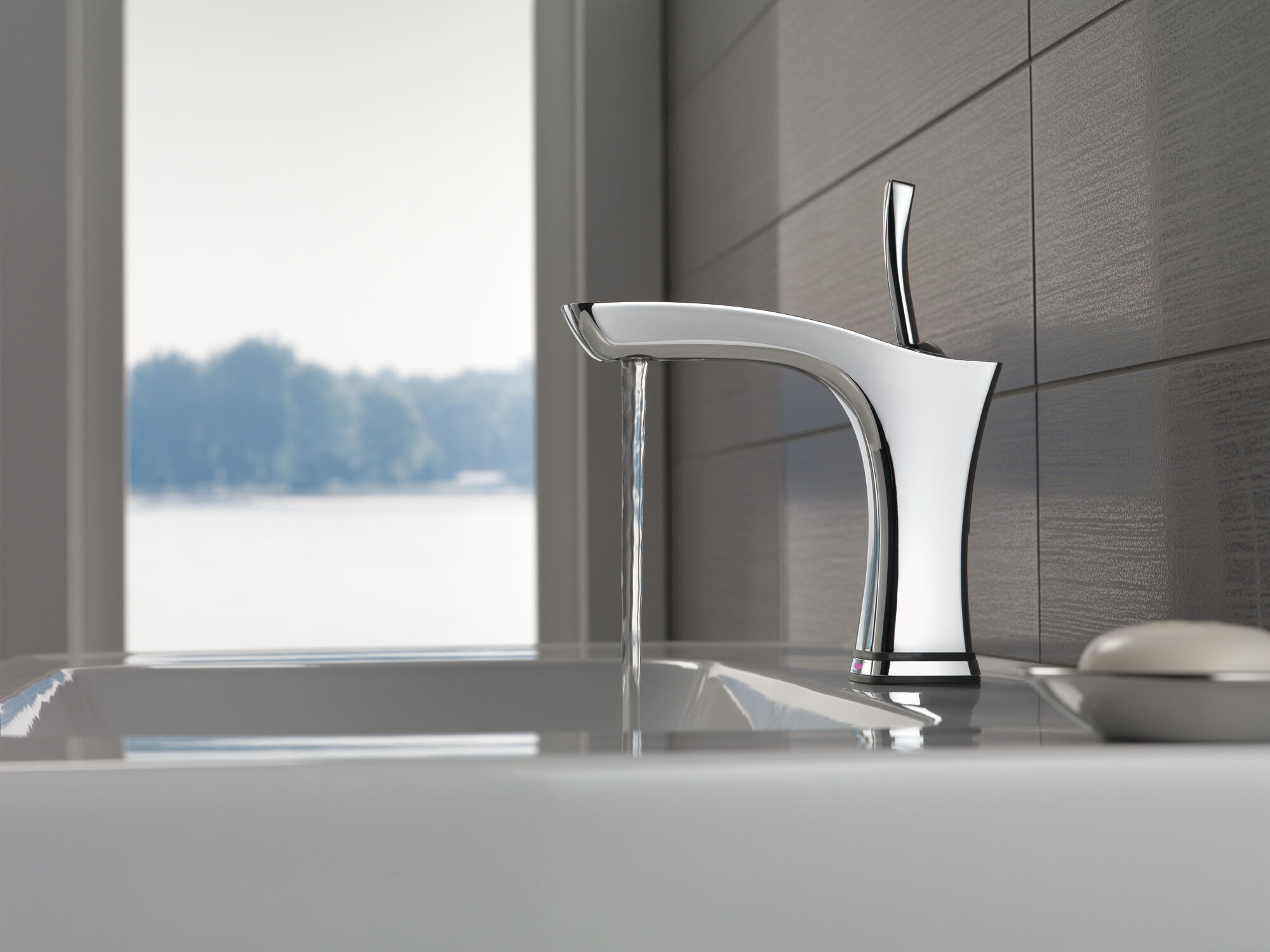 552TLF-PN Смеситель для ванной с одной ручкой с технологией Touch2O.xt® Delta Faucet Tesla Полированный никель - Вид №6