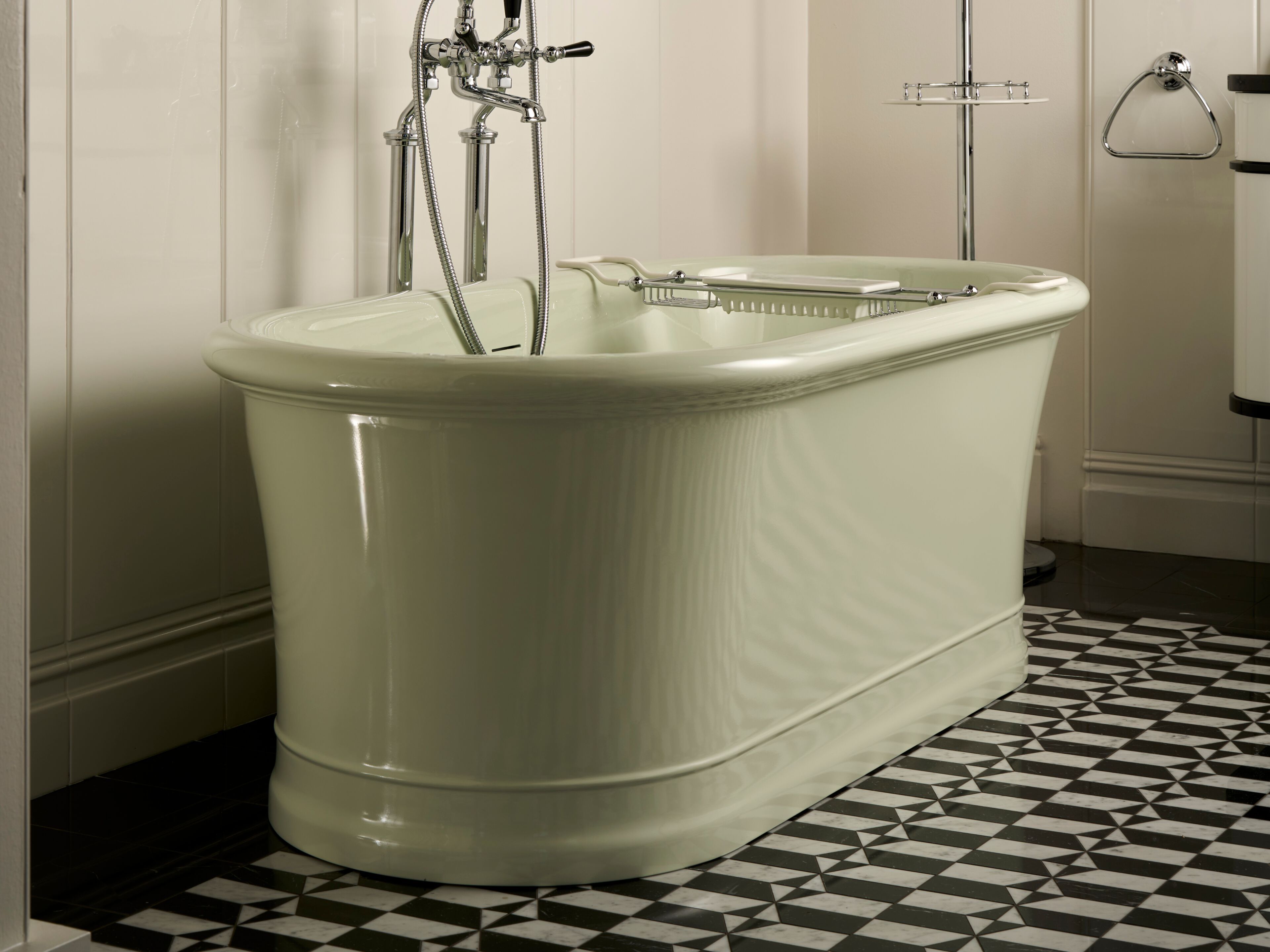 Овальная ванна в центре комнаты Devon&Devon CELINE PETITE ARCH-00034014