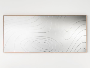 Прямоугольное зеркало с рамой стены