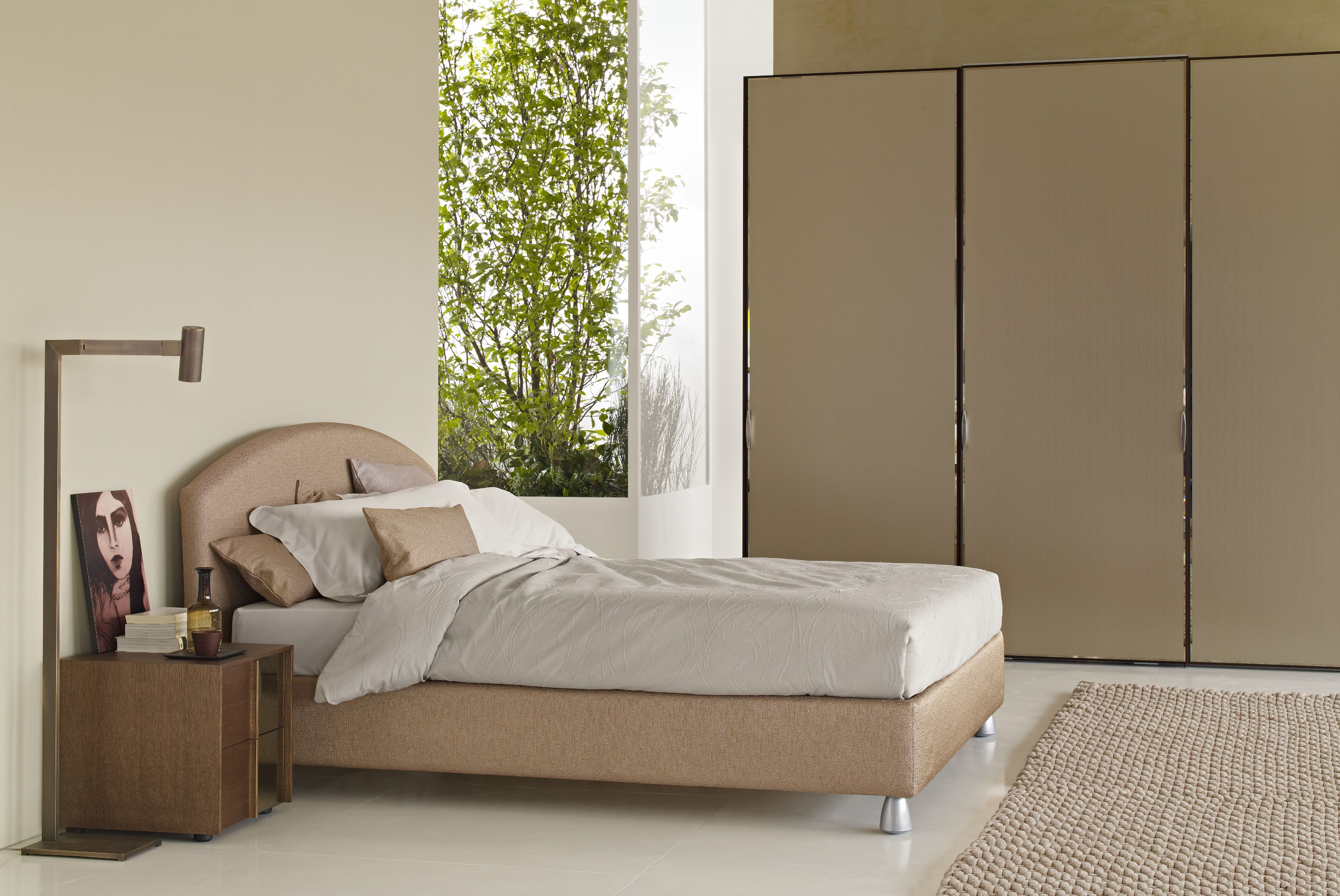 Двуспальная кровать с мягким изголовьем Flou Магнолия ARCH-00025307 - Вид №1