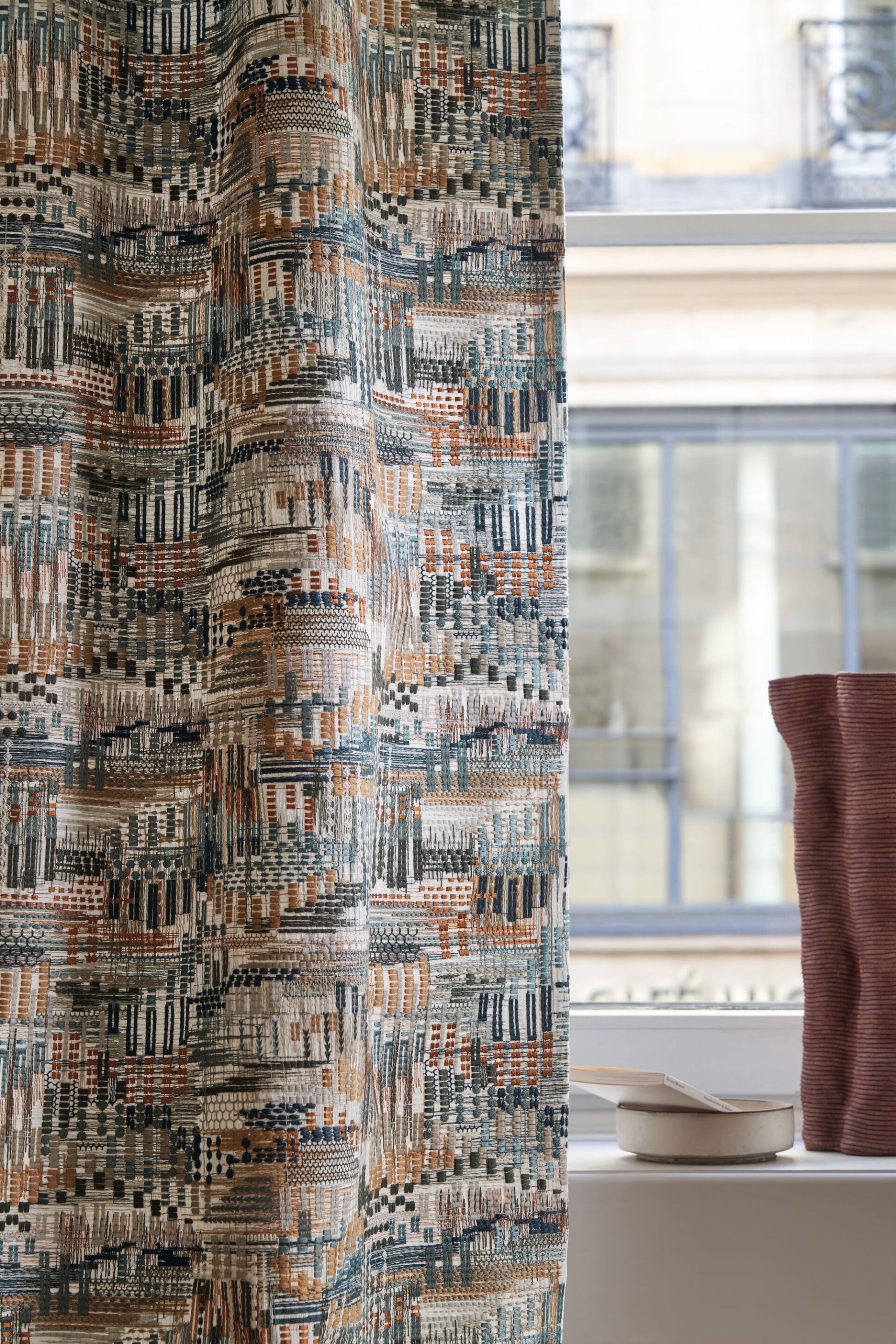 Бархатная полосатая ткань Casamance Point de Vue ARCH-00148982 - Вид №2