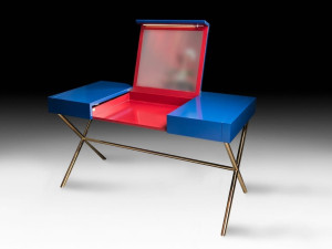 Мобильный туалетный столик