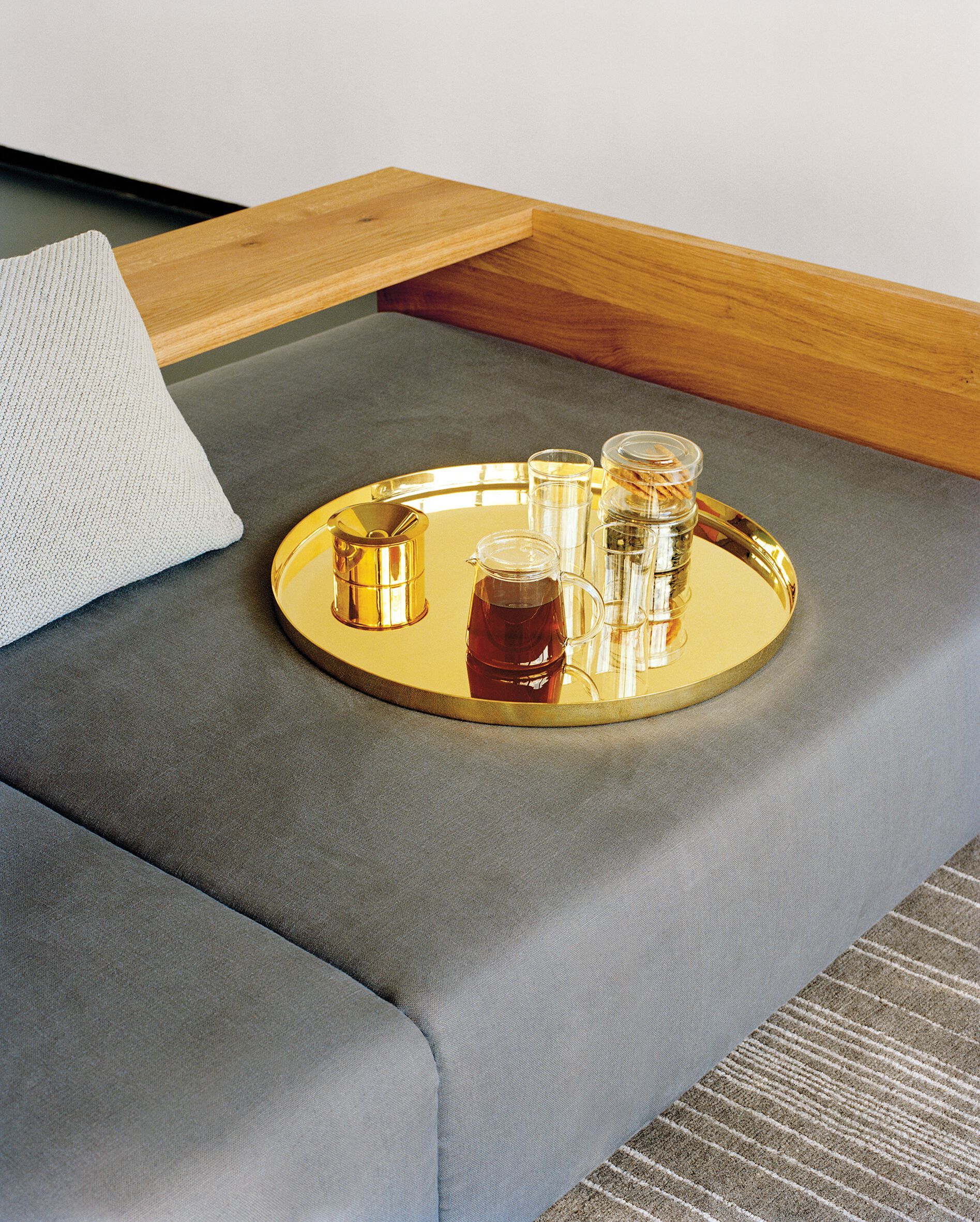 Круглый металлический журнальный столик с подносом e15 Habibi ARCH-00040117 - Вид №23