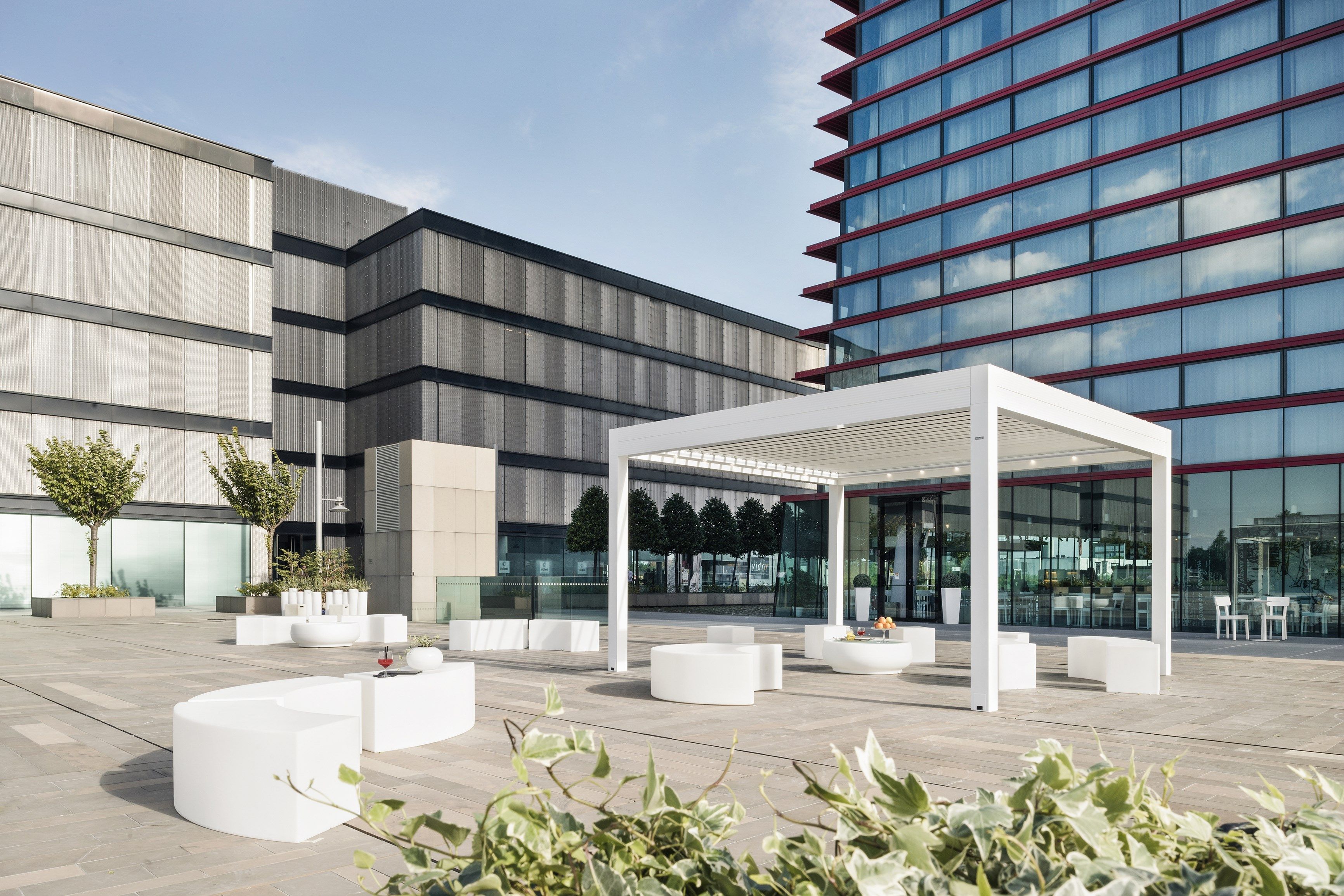 Самонесущая беседка с поворотными решетками GIBUS TWIST ARCH-00101753