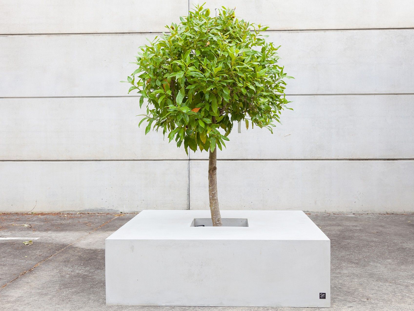 Скамейка из армированного волокном бетона со встроенной сеялкой SIT SQUARE ARCH-00145633